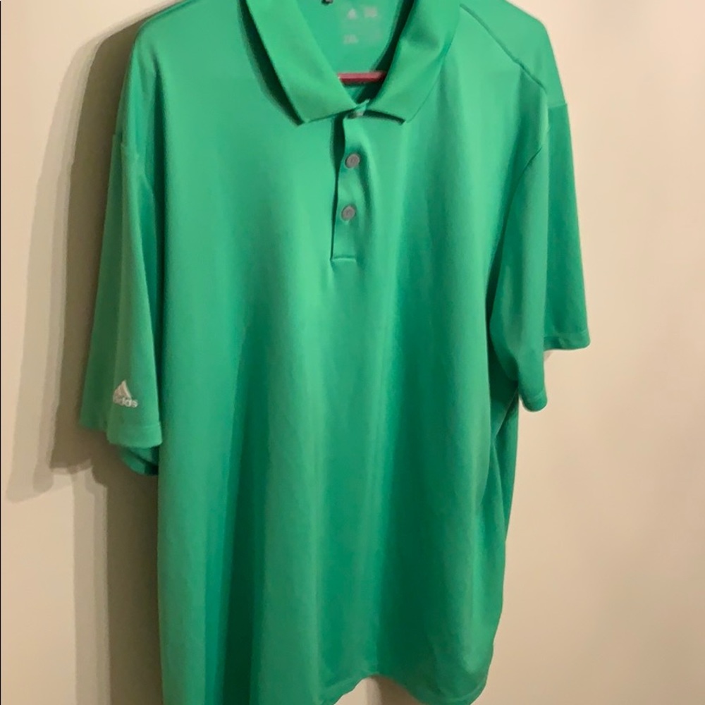 Golf shirt, short sleeves.